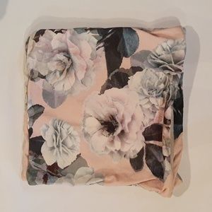 Flower motif pillow covers